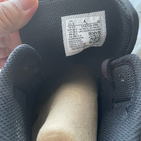 BRAND NEW AIR JORDAN 1 MID SHADOW RED 2021 - Picture 4 of 9